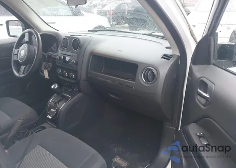 2012 Jeep Patriot Latitude z USA, uszkodzony, nr VIN 1C4NJRFB3CD689383